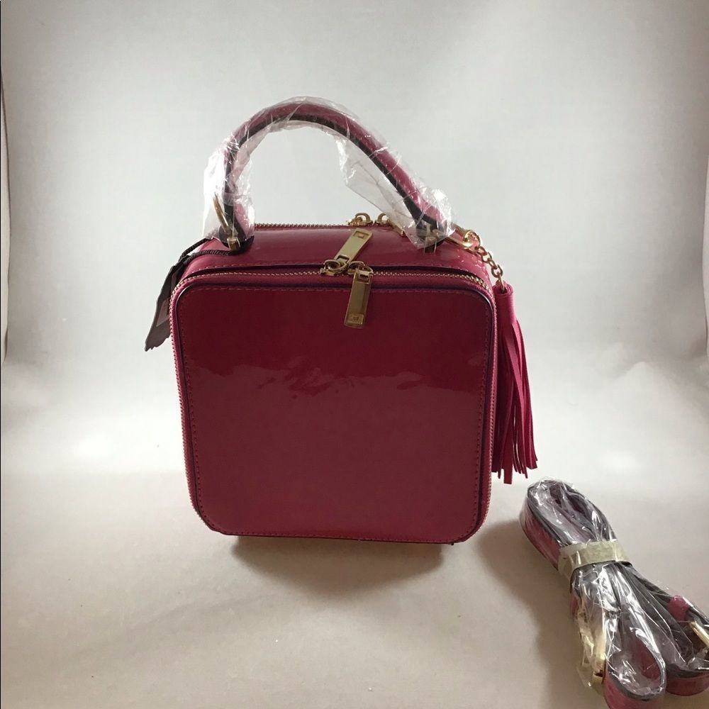Alyssa vegan fuchsia handbag.